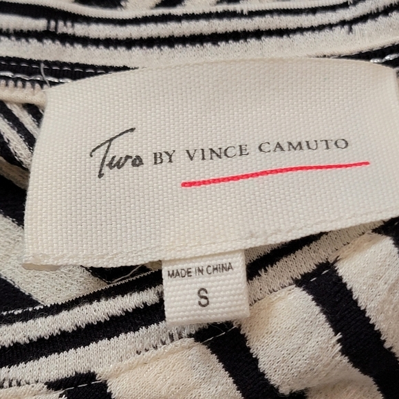 Two by Vince Camuto Assymetrical striped Tunic top Black & White Size S - Picture 7 of 9